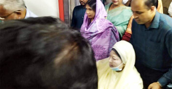 Khaleda Zia admitted to hospital