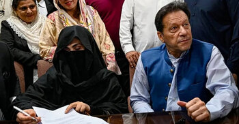 Pak court overturns Imran's illegal marriage conviction