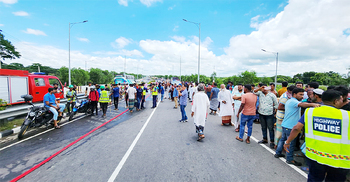 অ্যাম্বুলেন্সে সিলিন্ডার বিস্ফোরণ, দুই ঘণ্টা পর যান চলাচল শুরু