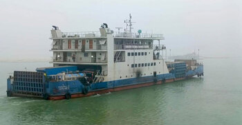 ঘন কুয়াশায় পাটুরিয়া-দৌলতদিয়া নৌপথে ফেরি চলাচল বন্ধ