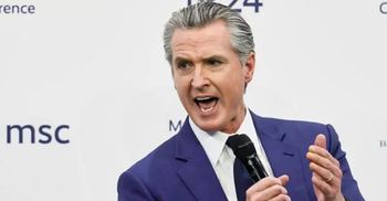 ৩ বছরের মধ্যেই চলে যাবেন ট্রাম্প, ইউরোপকে শীর্ষ ডেমোক্র্যাটদের আশ্বাস