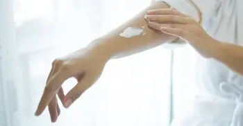 গরমে কেন লোশন ব্যবহার করবেন?