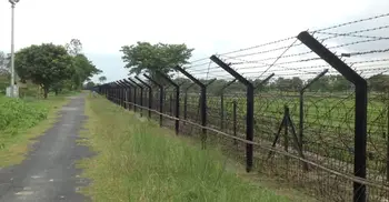সীমান্তে দ্রুত কাঁটাতারের বেড়া বসানোর নির্দেশ কলকাতা হাইকোর্টের