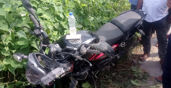 মাতাল অবস্থায় মোটরসাইকেল চালাচ্ছিলেন যুবক, দুর্ঘটনায় মৃত্যু