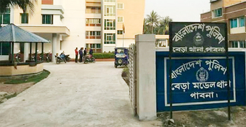 হ্যান্ডকাপসহ পুলিশের গাড়ি থেকে পালালো চোর