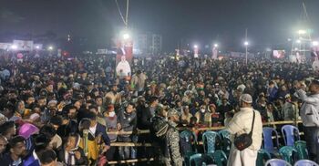 নারায়ণগঞ্জে শীতের রাতেও তারেক রহমানের অপেক্ষায় হাজারো মানুষ