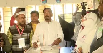 ১৭ বছর পর ভোট দিলেন বিএনপি প্রার্থী হাফিজ উদ্দিন আহমেদ
