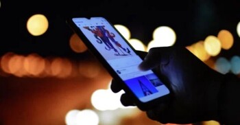 অনলাইনে সারাক্ষণ নেতিবাচক কনটেন্ট দেখেন? মস্তিষ্কের ক্ষতি করছেন