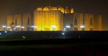 সংসদ ভবন এলাকায় ছিনতাইকারীদের কবলে বিচারক, খোয়ালেন মোবাইল-চশমা