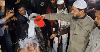 দুধ দিয়ে গোসল করে দলবলসহ জামায়াতে যোগ দিলেন বিএনপি নেতা