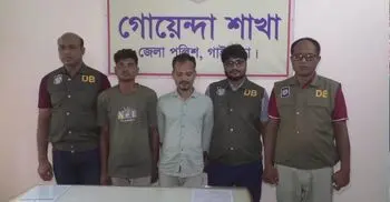 ট্রলিভর্তি মিশরী মসলাসহ পাচারচক্রের দুই সদস্য আটক