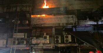 রাজধানীর গুলিস্তানে ৬ তলা ভবনে আগুন