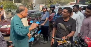 পেট্রোল পাম্পে জ্বালানিমন্ত্রী, বাইকচালকদের বললেন- ‘অস্থির হয়েন না’