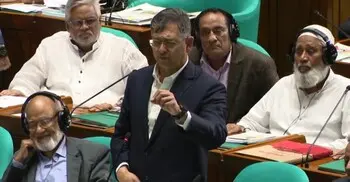 কেউ হোটেলে ডেকে, কেউ নারায়ে তাকবির বলে ব্যাংক দখল করেছেন