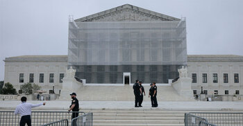জন্মসূত্রে নাগরিকত্ব নিয়ে শুনানিতে সম্মত মার্কিন সুপ্রিম কোর্ট