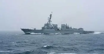 Iran forces US Navy destroyers to retreat from Strait of Hormuz
