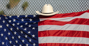 যুক্তরাষ্ট্রে নাগরিকত্ব পাওয়া অভিবাসীরাও এখন ‘নিরাপদ নয়’