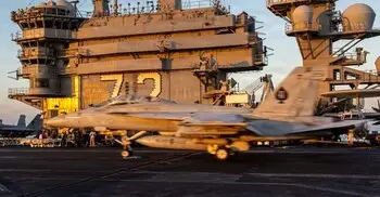 মার্কিন রণতরি আব্রাহাম লিংকনে ক্ষেপণাস্ত্র হামলার দাবি ইরানের