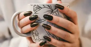 জেল নেইল পলিশ তোলার সঠিক পদ্ধতি