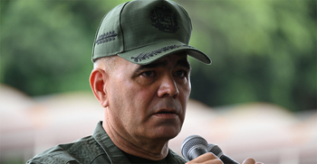 সামরিক বাহিনী মোতায়েনের ঘোষণা ভেনেজুয়েলার প্রতিরক্ষামন্ত্রীর