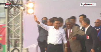 অবশেষে অপেক্ষার অবসান, ৩০০ ফিটের স্টেজে উঠলেন তারেক রহমান