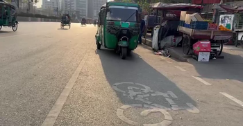 আগারগাঁওয়ে সাইকেল লেন এখন পার্কিং জোন, দুর্ঘটনার হুমকি বাড়ছে