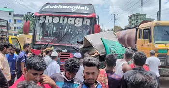 এক বাস নিয়ন্ত্রণ হারিয়ে একাধিক যানবাহনে ধাক্কা, আহত ১৫