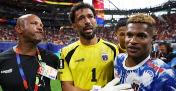 শেষ বাঁশি বাজতেই কান্নায় ভেঙে পড়লেন কেপ ভার্দের গোলরক্ষক