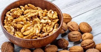 নিয়মিত আখরোট খেলে শরীরে কেমন প্রভাব ফেলে