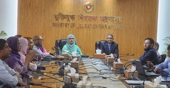 মন্ত্রণালয়ে এসে ফুলেল শুভেচ্ছা গ্রহণ করলেন না আহমেদ আযম খান