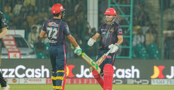 Warner hits 60 as Karachi edge past Peshawar