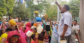 খাবার পানি সংকট, বালতি-কলস হাতে বিক্ষোভ