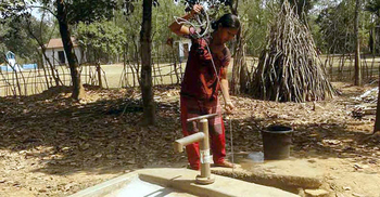 ঝিনাইদহে ক্রমেই নামছে পানির স্তর