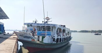 গলাচিপায় নাব্য সংকটে নৌ চলাচলে ভোগান্তি