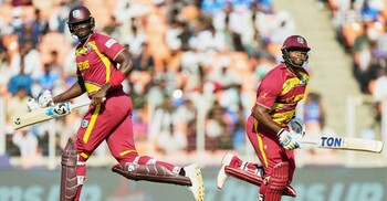 ব্যাটিং বিপর্যয় থেকে ঘুরে দাঁড়িয়ে চ্যালেঞ্জিং পুঁজি ওয়েস্ট ইন্ডিজের