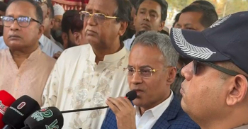 কোন অবস্থাতে ফুটওভার ব্রিজে হকার বসতে দেয়া হবেনা সড়ক মন্ত্রী