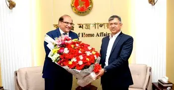 স্বরাষ্ট্রমন্ত্রীর সঙ্গে পাকিস্তানের হাইকমিশনারের সাক্ষাৎ