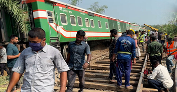চালকের সতর্কতার অভাবেই দুর্ঘটনা কবলে নীলসাগর এক্সপ্রেস