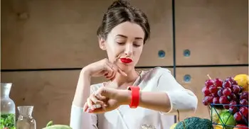 শীতে পিরিয়ডের সময় যেসব ফল না খাওয়াই ভালো