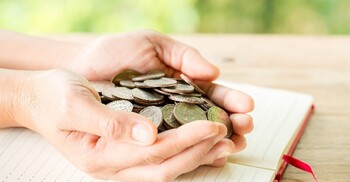 পরিবারের যাদের পক্ষ থেকে ফিতরা দেওয়া ওয়াজিব