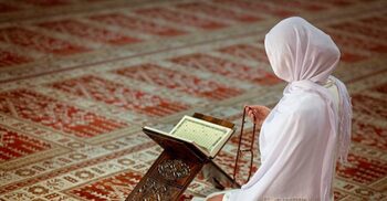 মৃত ব্যক্তির জন্য কোরআন তিলাওয়াত করলে তার উপকার হয়?