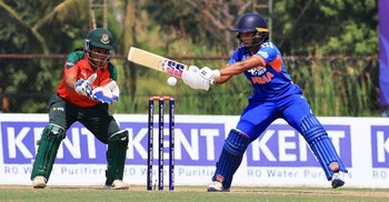 বাংলাদেশকে ৮৮ রানে অলআউট করে চ্যাম্পিয়ন ভারতের মেয়েরা