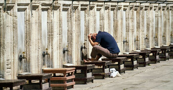 অজু করার সময় যে দোয়া পড়বেন
