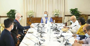 ভুয়া তথ্য মোকাবিলায় আরও কার্যকর পদক্ষেপ নিন