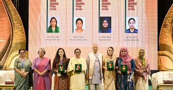 ৪ বিশিষ্ট নারী পেলেন বেগম রোকেয়া পদক