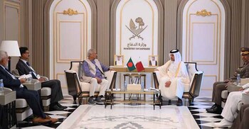 Yunus seeks Qatari investment, offers EZ for defence equipment