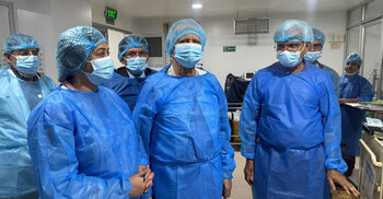 খালেদা জিয়াকে দেখতে এভারকেয়ারে প্রধান উপদেষ্টা