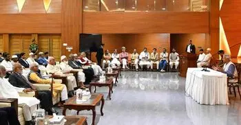 Yunus begins talks with parties on nat’l unity