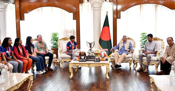 Tigresses urge Yunus to arrange match with FC Barcelona