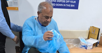 খালেদা জিয়াকে দেখতে এভারকেয়ারে স্বরাষ্ট্র উপদেষ্টা